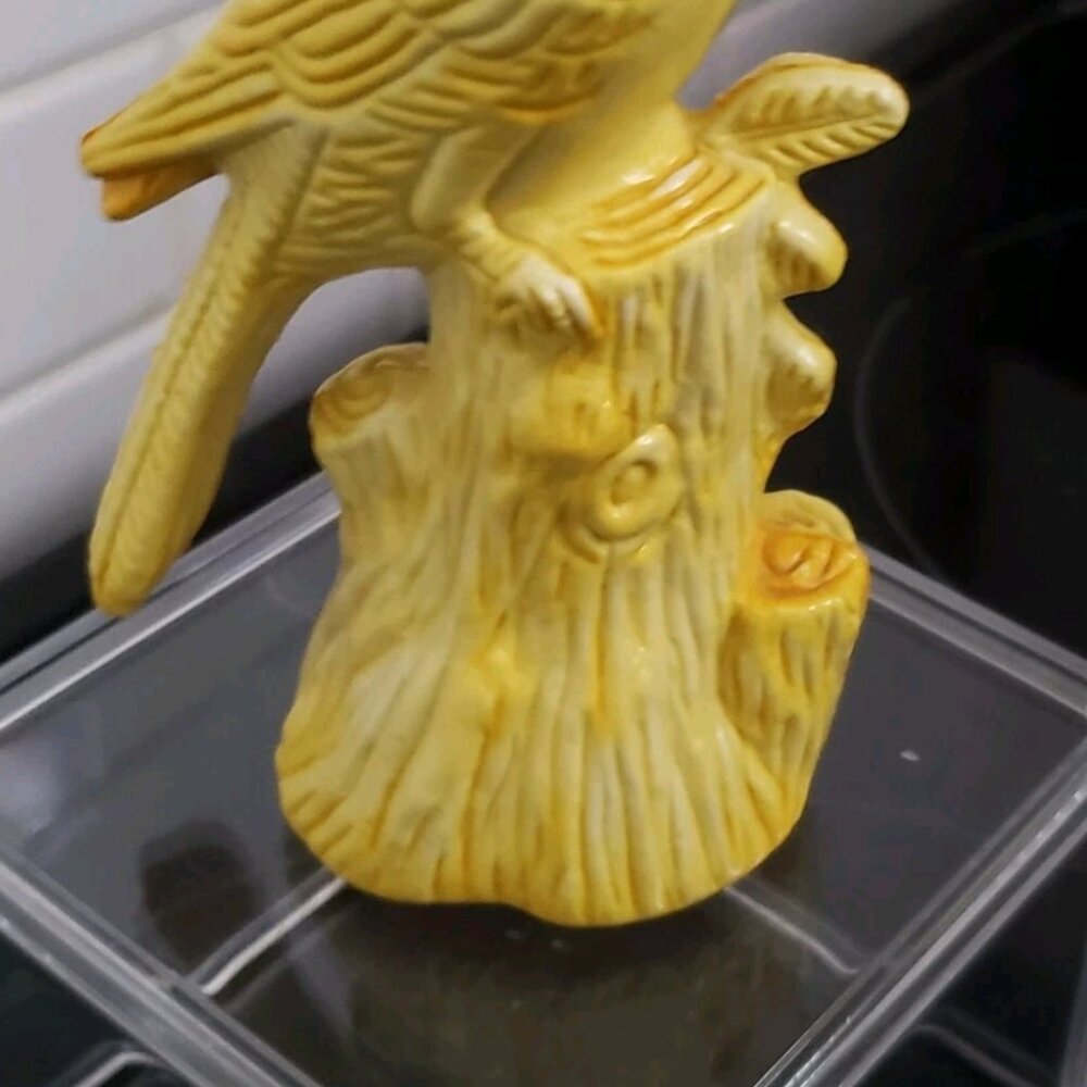 Vintage Bird Figurine Plastic Canary Yellow Detailed Perched Tree Branch Log - Picture 6 of 11